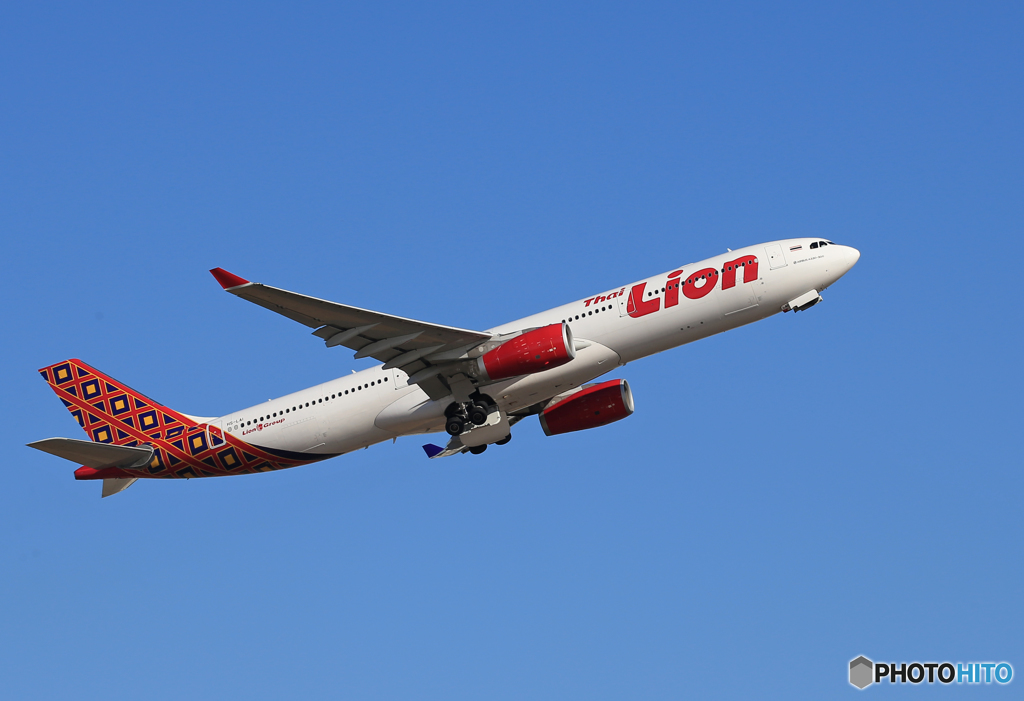 「青色が好き」 Lion Air A330-343 HS-LAI Takeoff