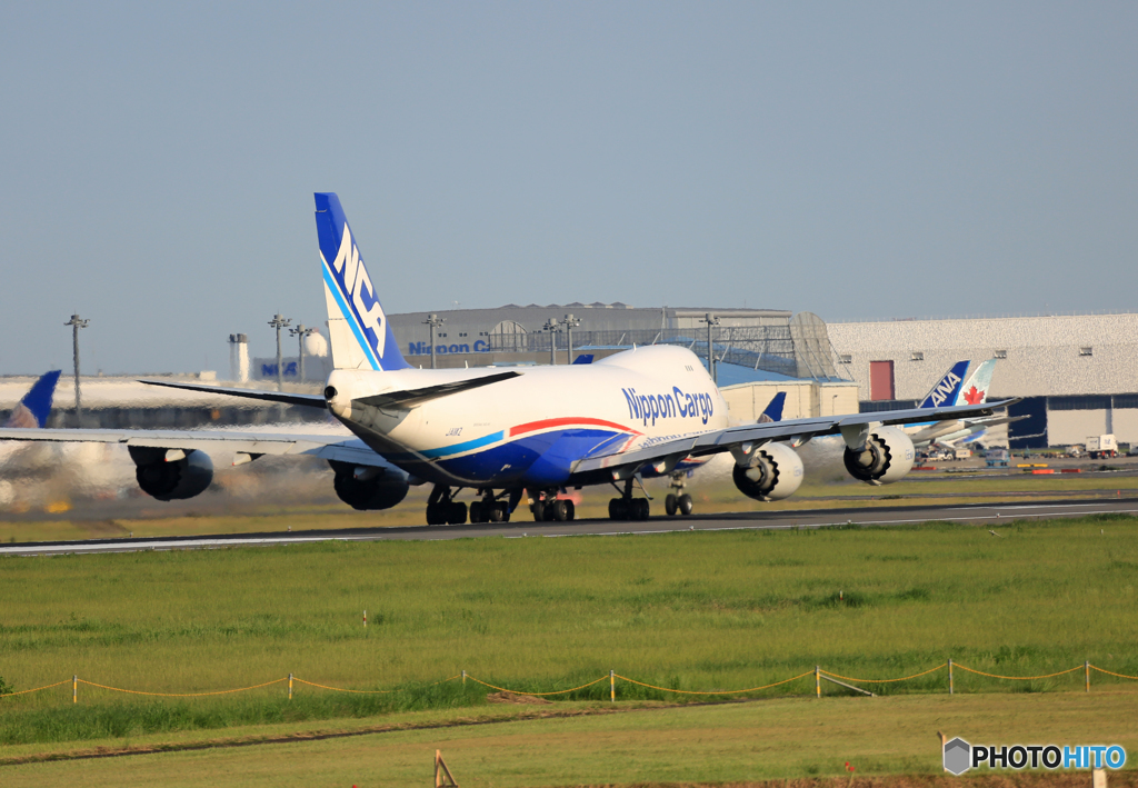 「スカイ」 NCA 747-8KZF JA14KZ 出発
