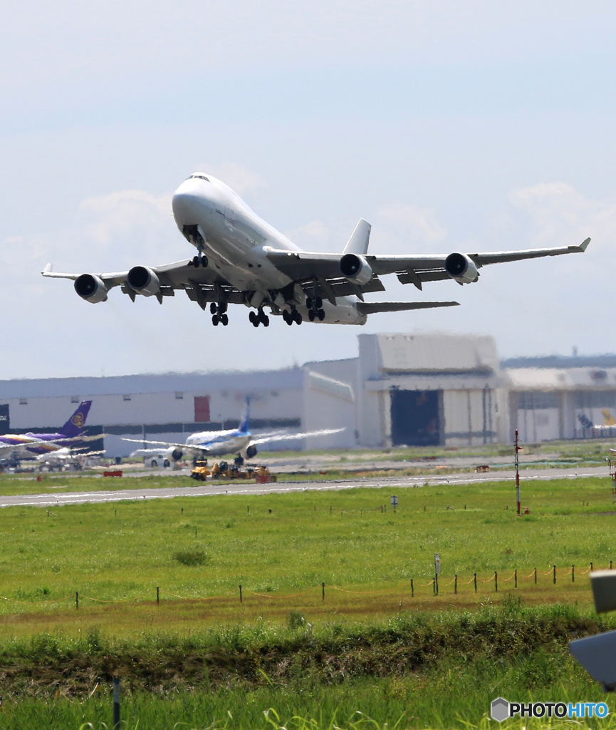 「あおぞら」 ホワイト/アトラス747-400 N404KZ 飛行
