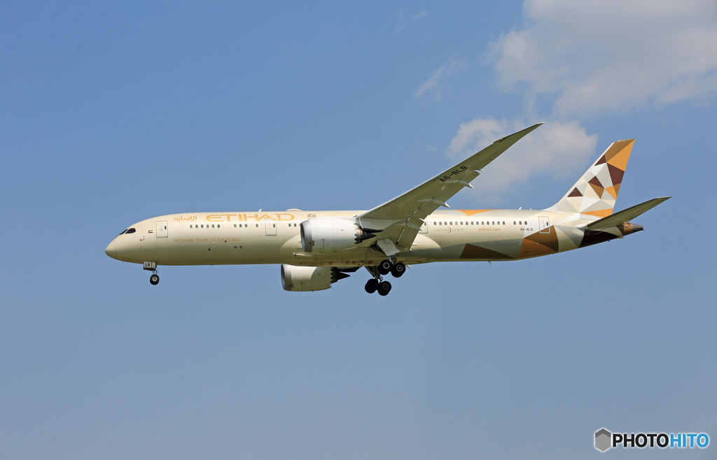 「良い天気」 Etihad 787-9 A6-BLB Landing