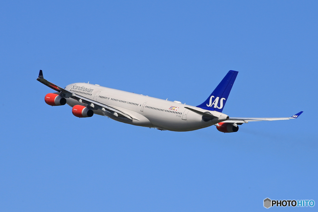 「空色」 SAS A340-313 OY-KBA 飛び立ち