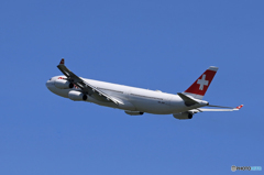 「青空」 SWISS A340-313 HB-JMH Takeoff