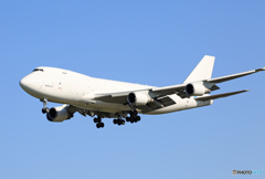 「青」 白アトラス 747-400 N404KZ 飛行 