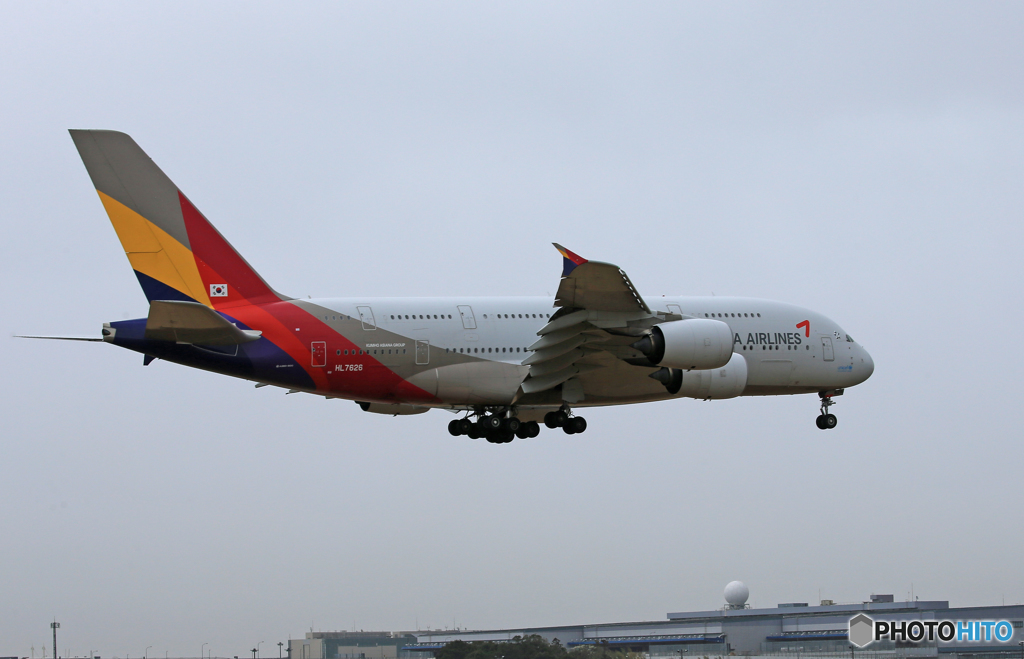 「雨」 ASIANA A380-841 HL7626 Landing