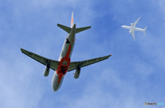 「良い空～」 Jetstar と クロスオーバー 出発です