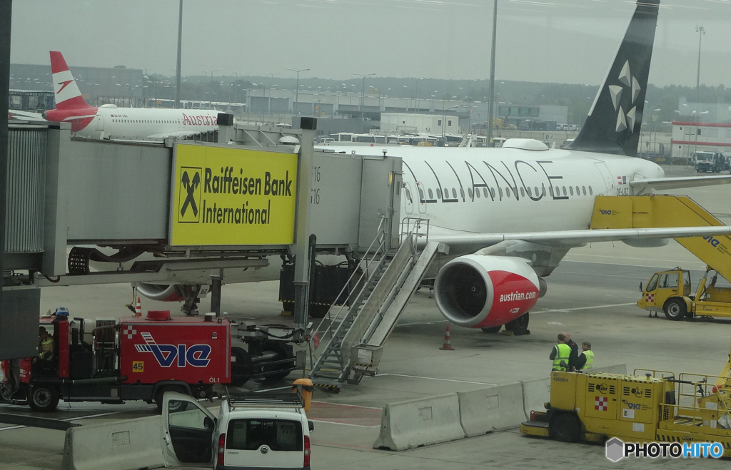 ウイーン空港のオーストリア航空・スタアラ機