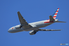 「ブルー」アメリカン 777-200 N771AN 出発