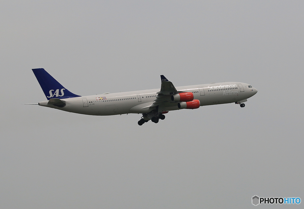 「☁雲」 SAS A340-313 OY-KBI 出発