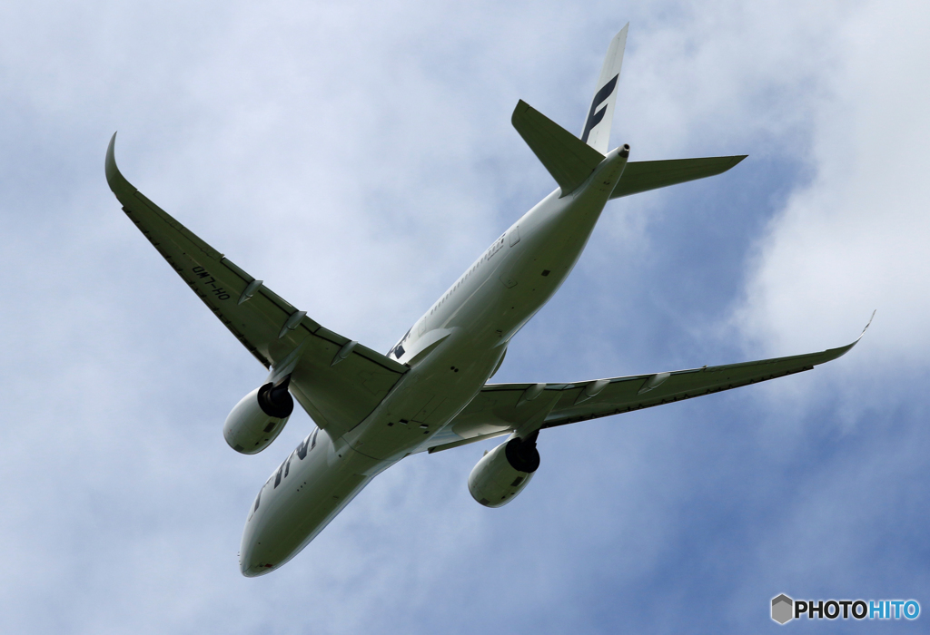 「青色が好き」 Finnair A350-941 OH-LWD 飛ぶ