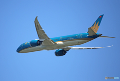 「青が好き」 Vietnam 787-9 VN-A866 Takeoff