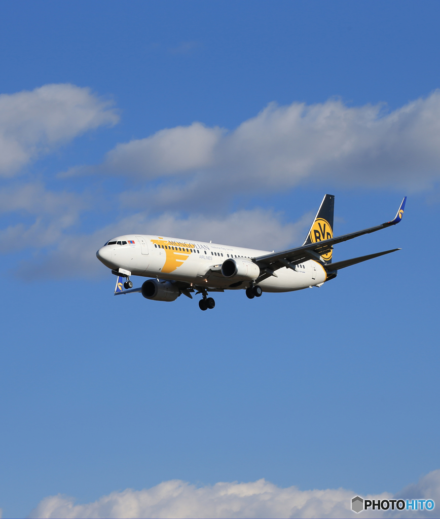 「晴れ」 MONGOLIAN 737-800 EI-CXV 到着