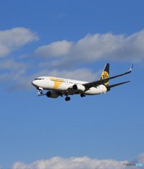 「晴れ」 MONGOLIAN 737-800 EI-CXV 到着