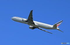 「青い空」が一番 Air France 777-200 F-GSOE ☀