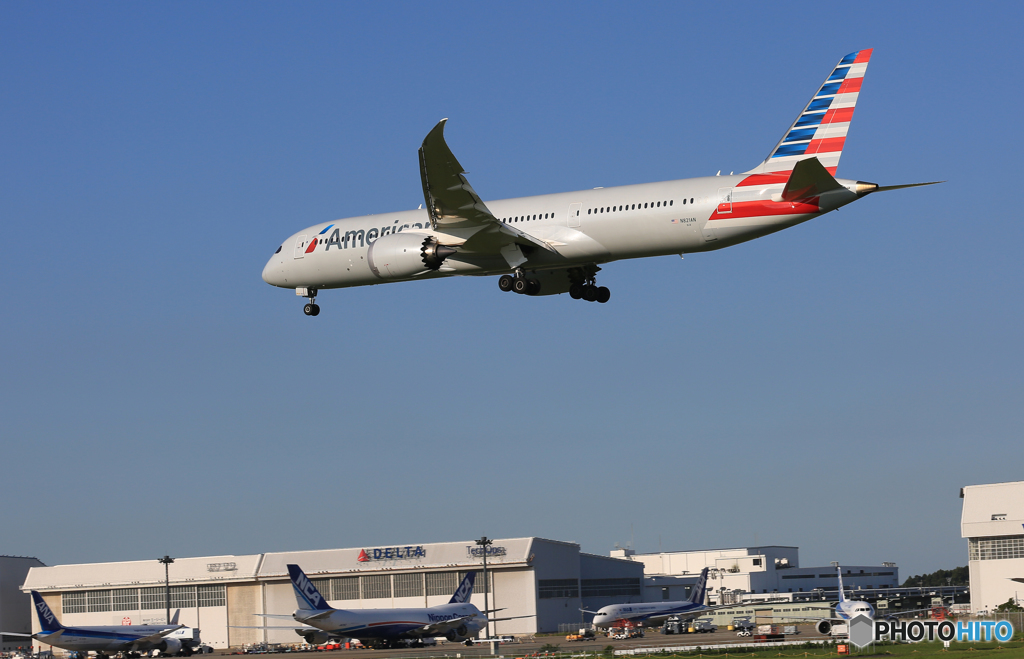 「真青の空」 AMERICAN 787-8 N821AN着陸