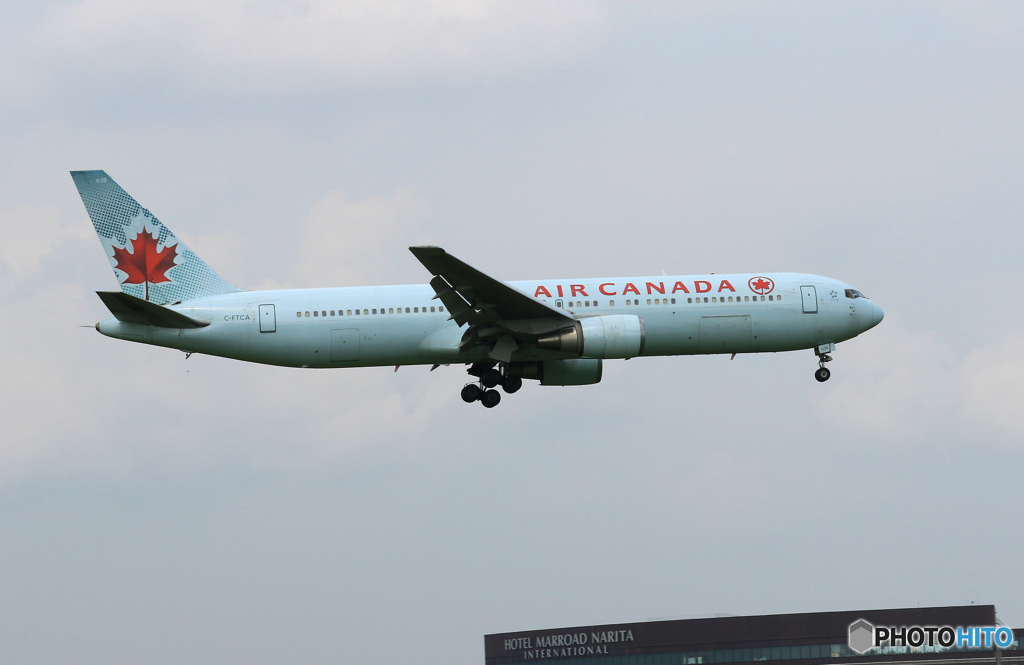 「青色」 Air Canada 767-375 C-FTCA Landing