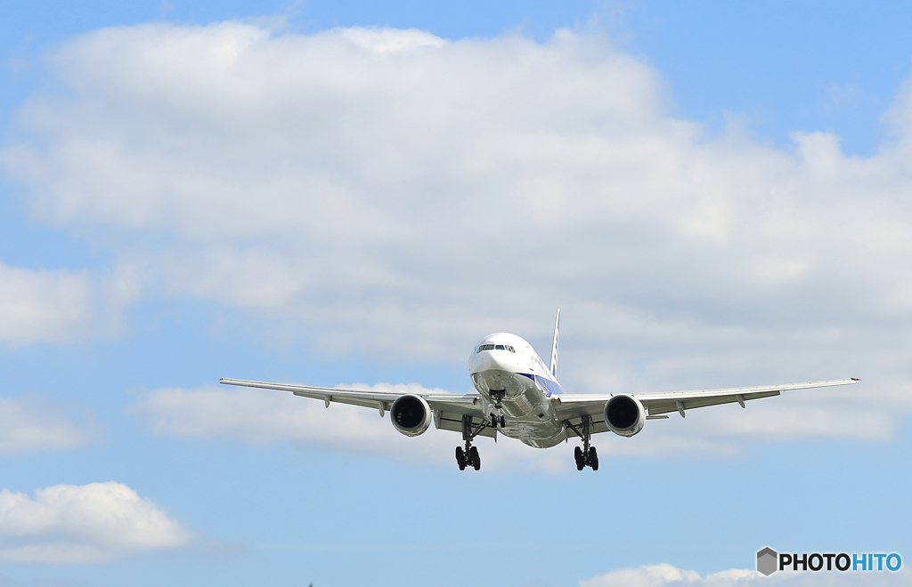 ☀伊丹で最初の1枚・雲を入れて見ました☮