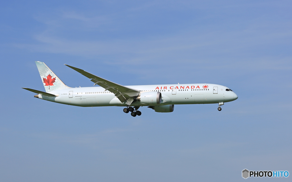 [青い空]Air Canada 787-9  C-FNOG着陸