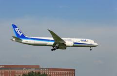 「すかい」 ANA 787-9 JA836A 着陸します