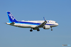 「晴れ」 ANA A320neo JA211A  到着です