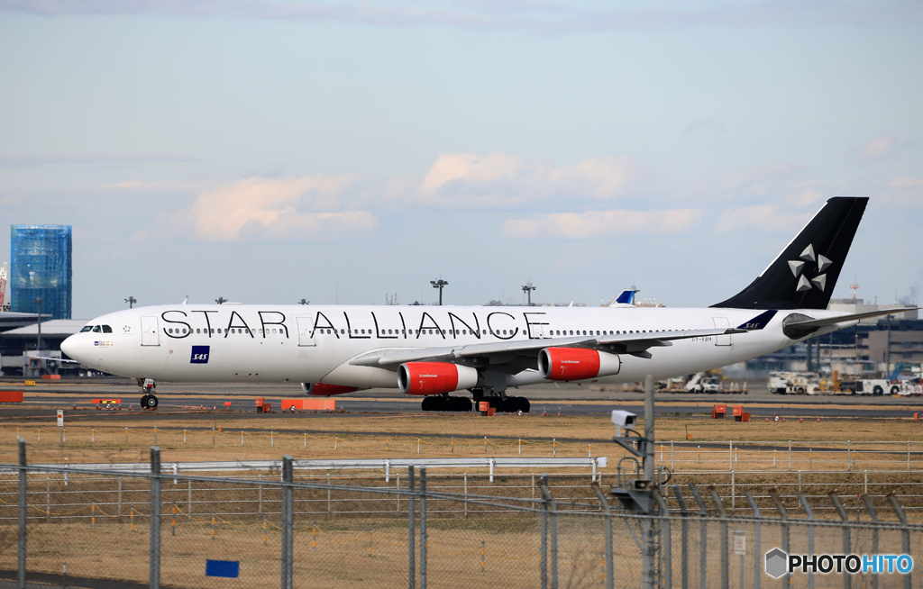 「令和」 SAS A340-313 OY-KBN Takeoff  