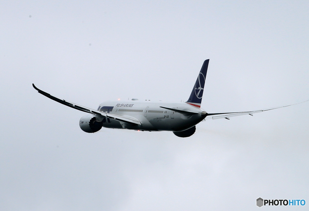 「曇り」 LOT 787-8 SP-LSF Takeoff 