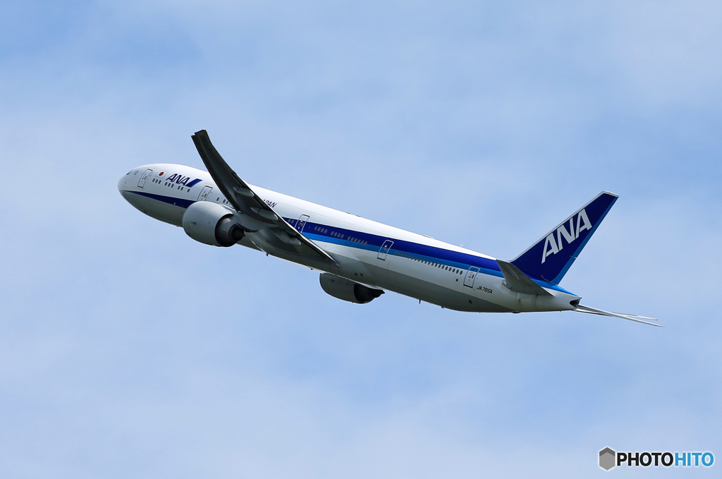 「青色が好き」ANA 777-381 JA785A 出発します