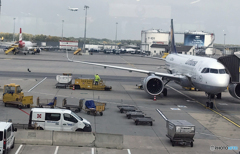 青くない空：ウイーン空港の風景です