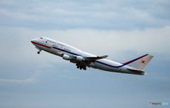 「良い天気」？Korean 政府機７４７−４B５  離陸です