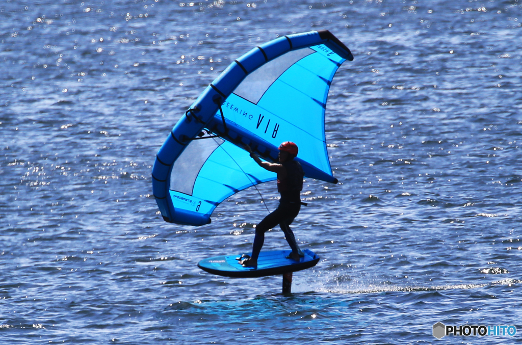 「SKY」浮いたよ・青色のウイングサーフィン