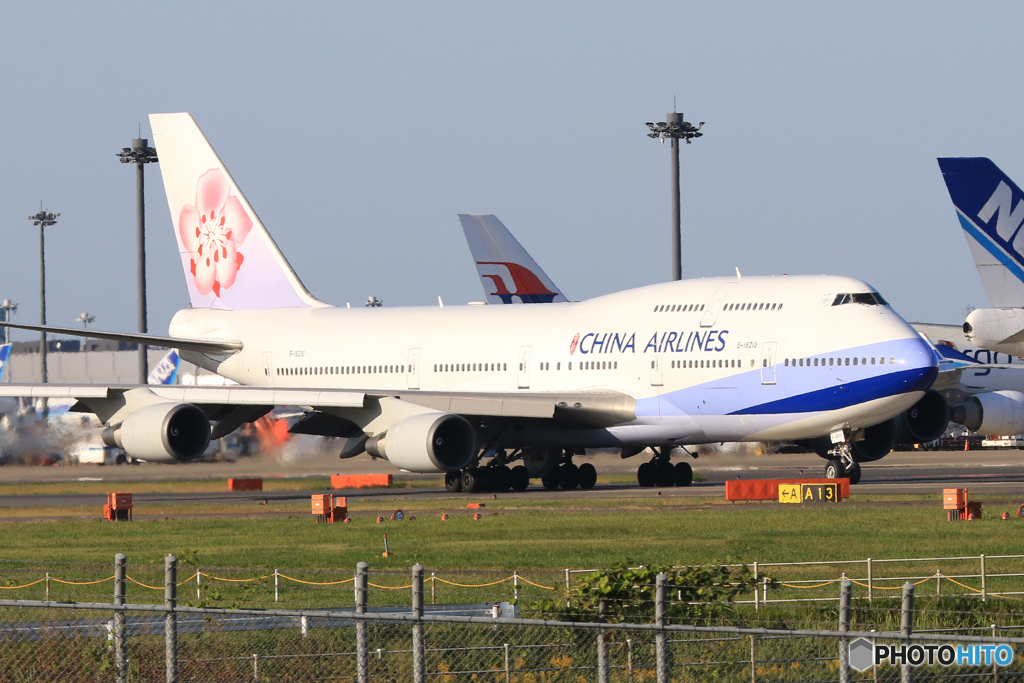 「青色が好き」 China 747-400 B-18210 離陸します