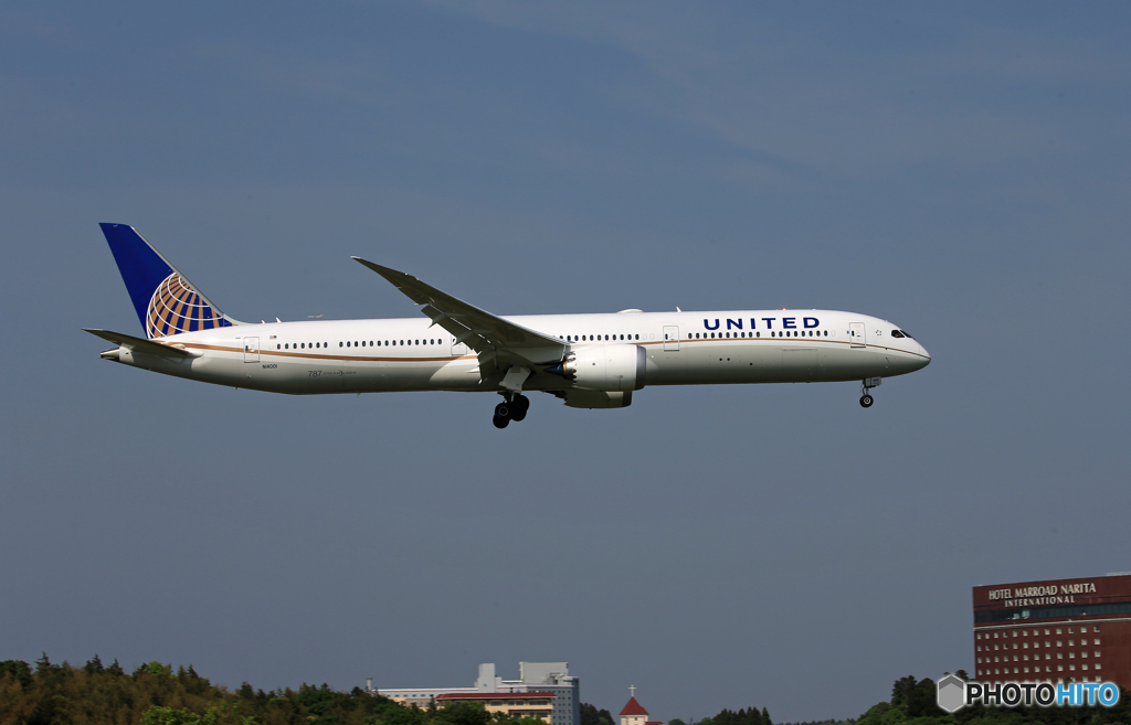  「晴れ」UNITED 787-10 N14001 通過
