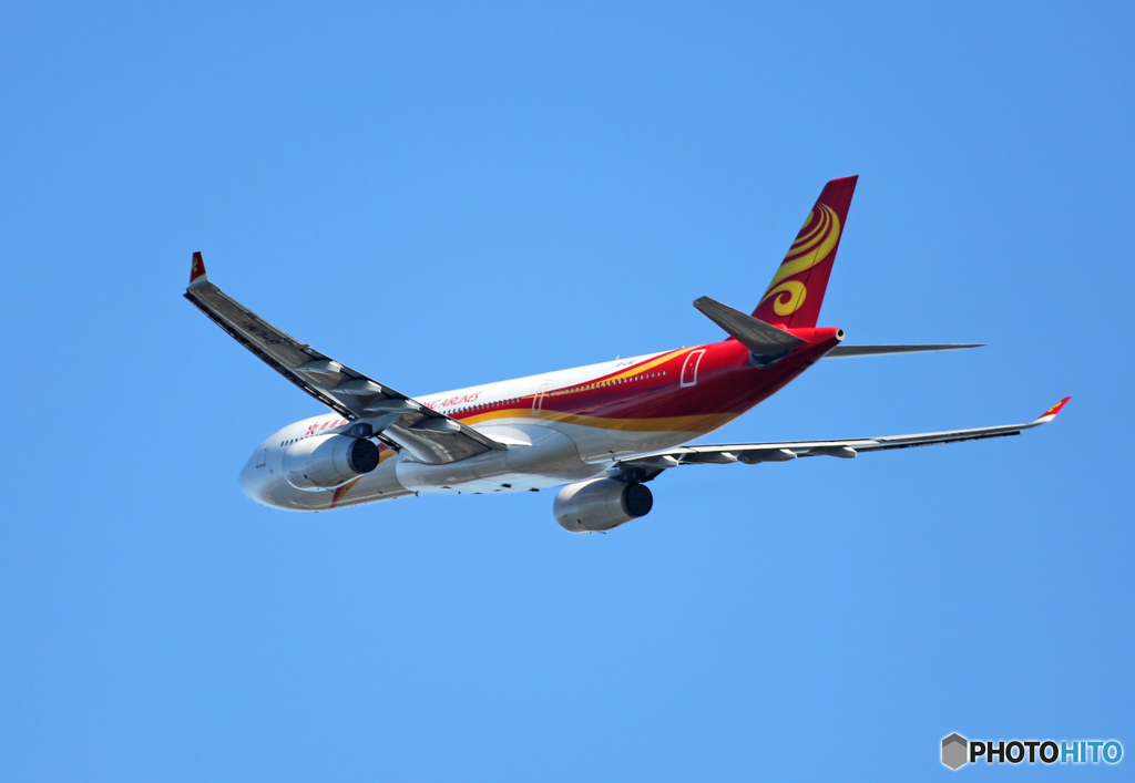 「SKY」 香港航空 A330-343 B-LNU そらー