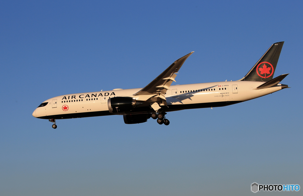 「群青」 Air Canada 787-9 C-FRTU 到着です