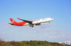 「ブルー」深圳航空A330-343 B-302E 着陸