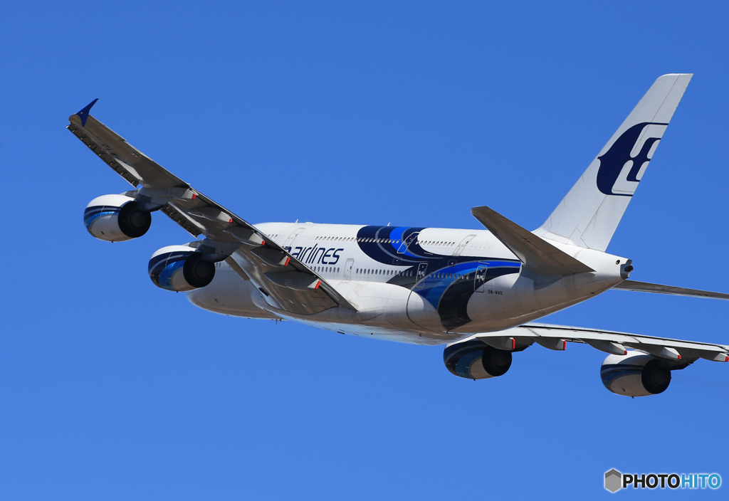 「青い日」マレーシア航空 A380-841 9M-MNB 離陸