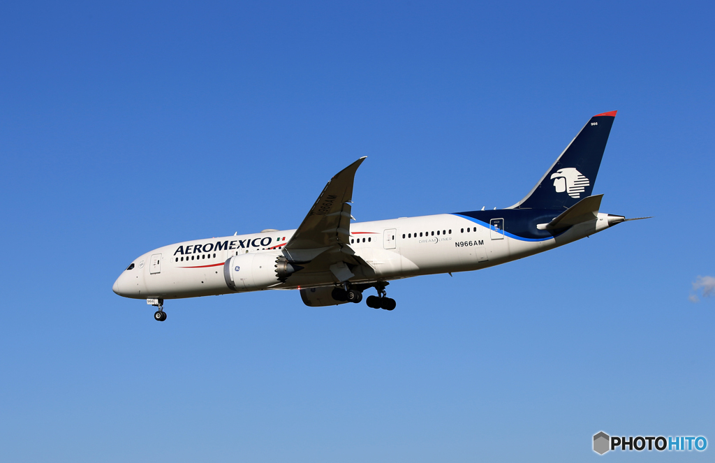 ☀「青い空」が一番 Aeromexico 787-8 Landing