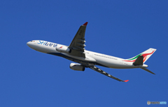 「青が大好き」SriLankan A330-343 4R-ALM  離陸です