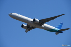 「スカイ」 Garuda 777-3U3 PK-GIG 出発です