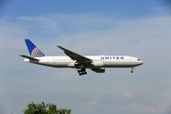 「すかい」 UNITED 777-222 N228UA 着陸します