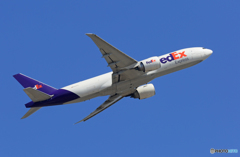 「あおぞら」FedEx 777-FS2 N885FD 飛ぶ