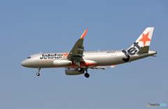 「そらー」 Jetstar A320-232 JA21JJ 着陸します