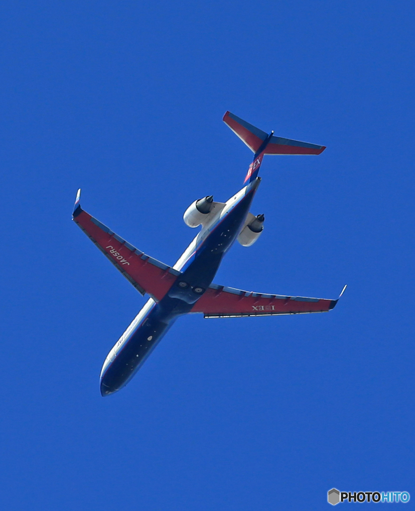 「ぶるー」IBEX ボンバル CRJ-702 JA05RJ 離陸します