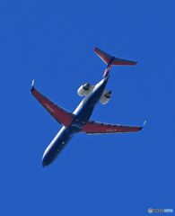 「ぶるー」IBEX ボンバル CRJ-702 JA05RJ 離陸します
