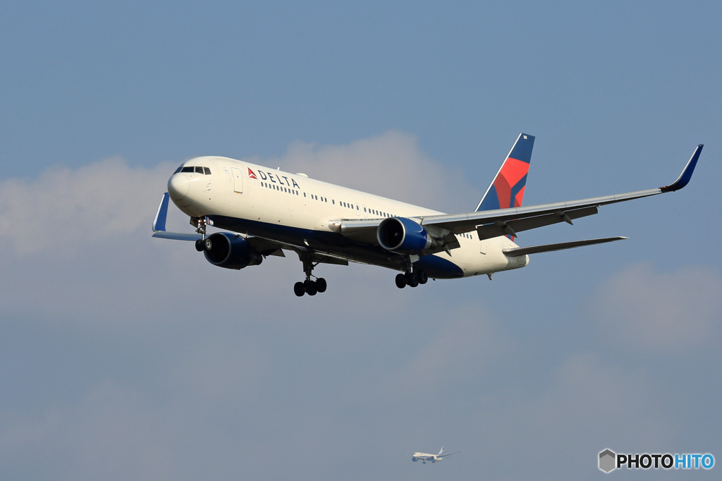 「青い空」が一番 DELTA 767-332 到着です