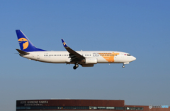  「青が好き」 Mongolian 737-8AL 着陸