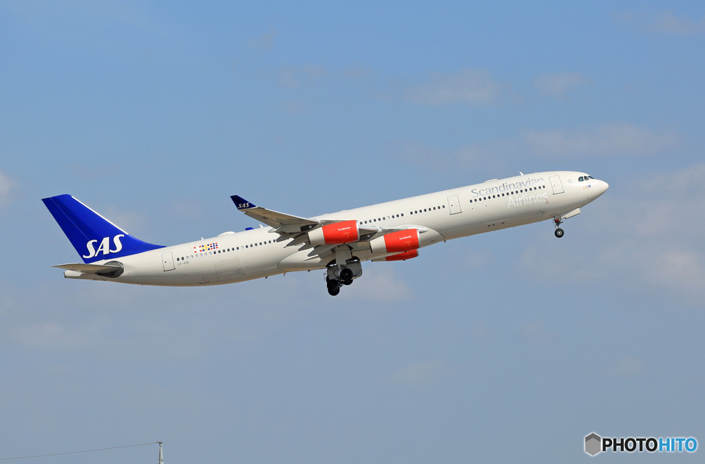 「青が好き」 SAS A340-313 OY-KBI 飛び立ちです