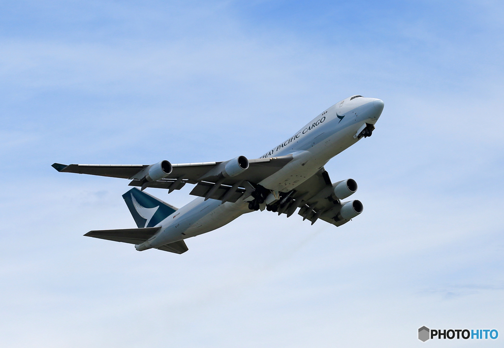 ☀「青い空」が一番 Cathay 747-8 B-LIC