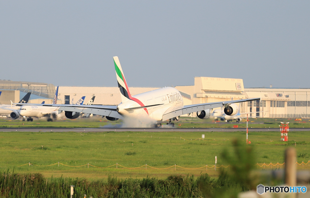 「空色」 エミレーツ航空 A380-861 A6-EEG 到着 