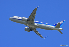 「青の空」ANA A320-271 JA216A 出発です