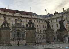 チェコ（３２４）プラハ城の入口